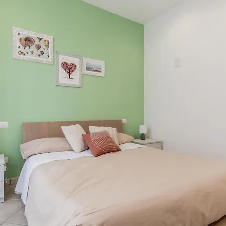 Apartment La Rosa Dei Papi *